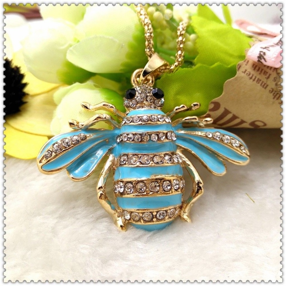 New Bumble Bee Insect Crystal Pendant Necklace Gold Tone Long - Picture 3 of 3